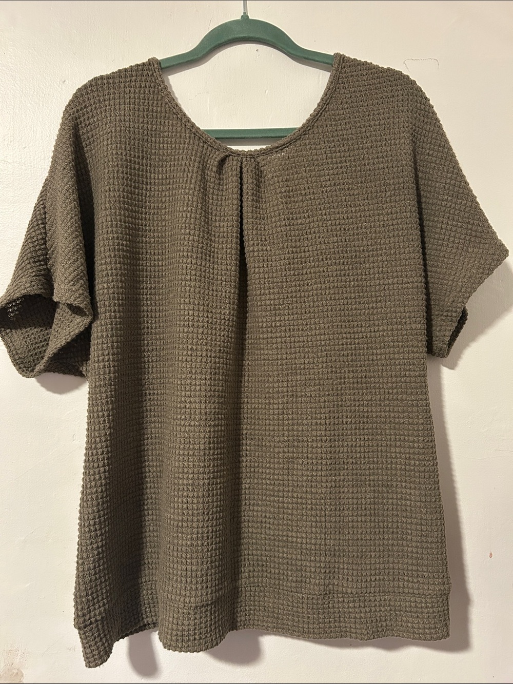 Waffle Knit lace back Short Sleeve Top - Olive Green and tan duo